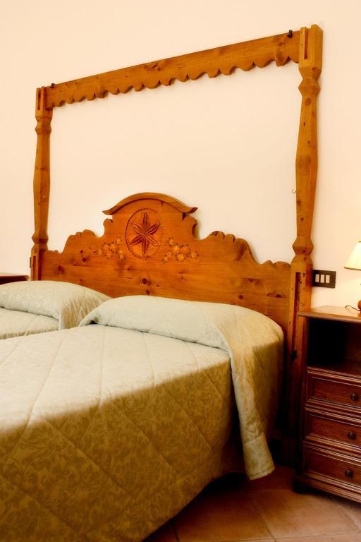 Casa Vacanze Villa Giusterna Monte Benichi Chambre photo